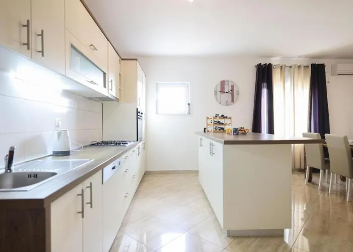 بيت للعطل Maja