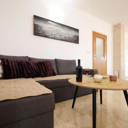 Maja Dom wakacyjny Prkos